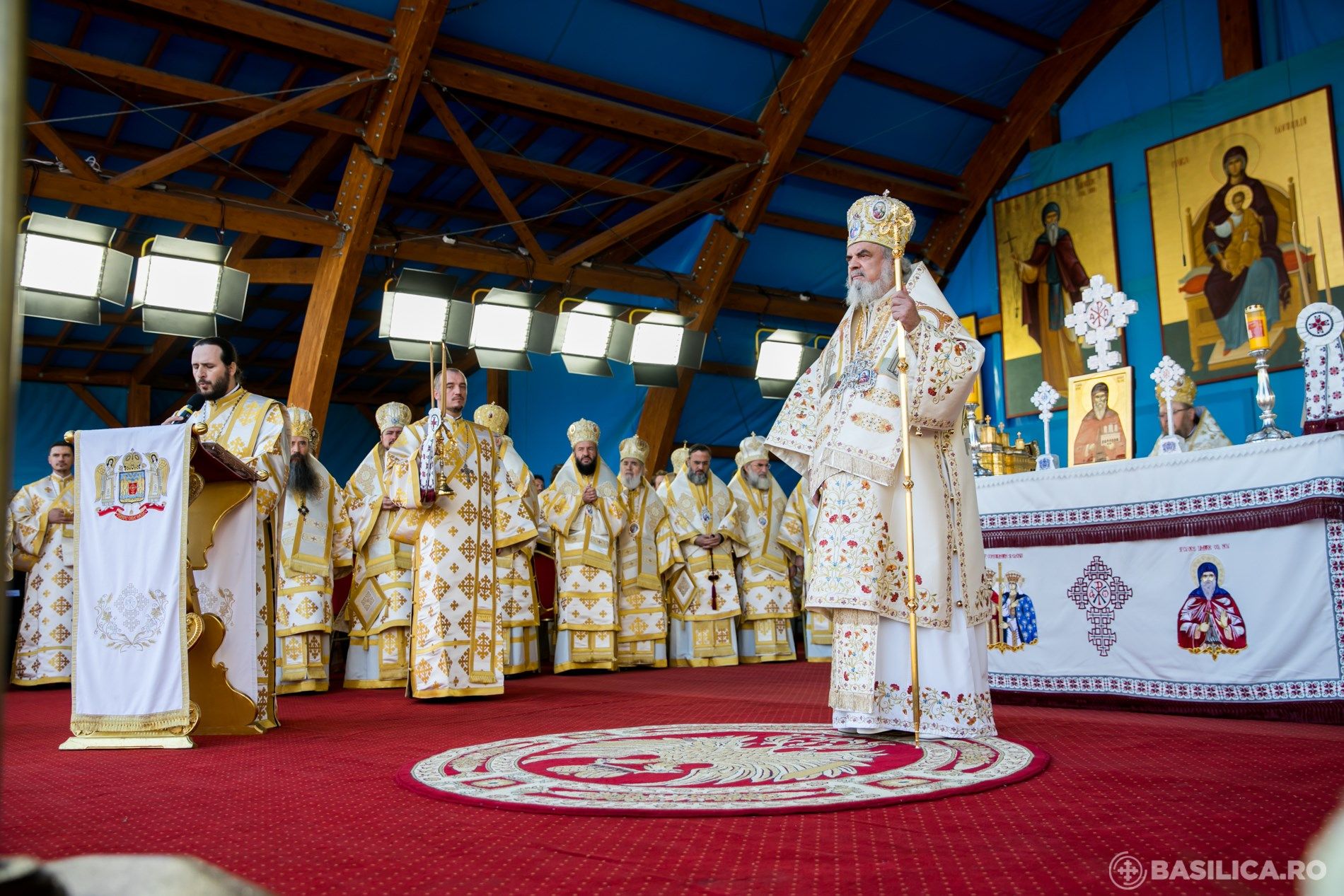 IPS Arhiepiscop Ioachim, la hramul Catedralei Patriarhale, Sf. Dimitrie cel Nou, Ocrotitorul Bucureștilor