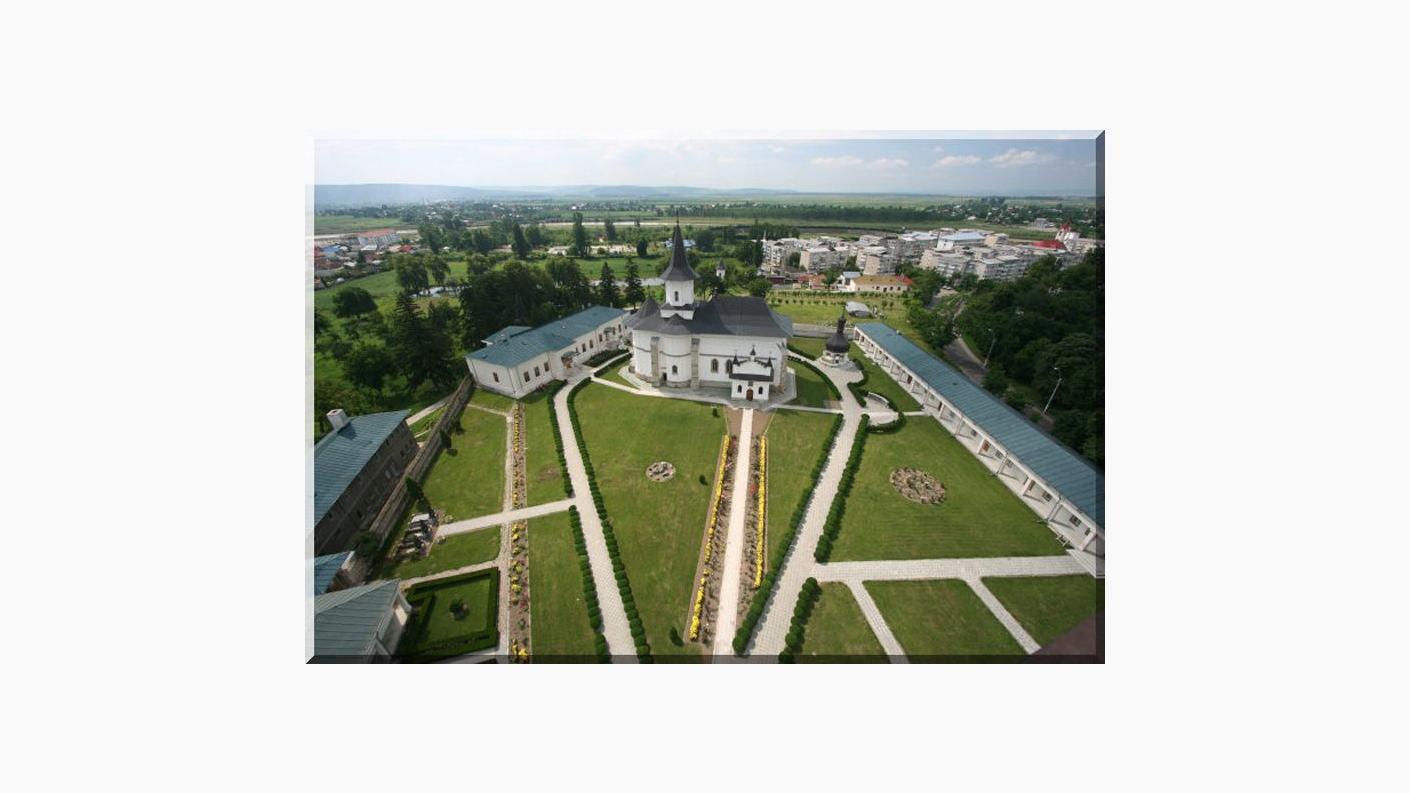 Catedrala Arhiepiscopală "Sfânta Parascheva"