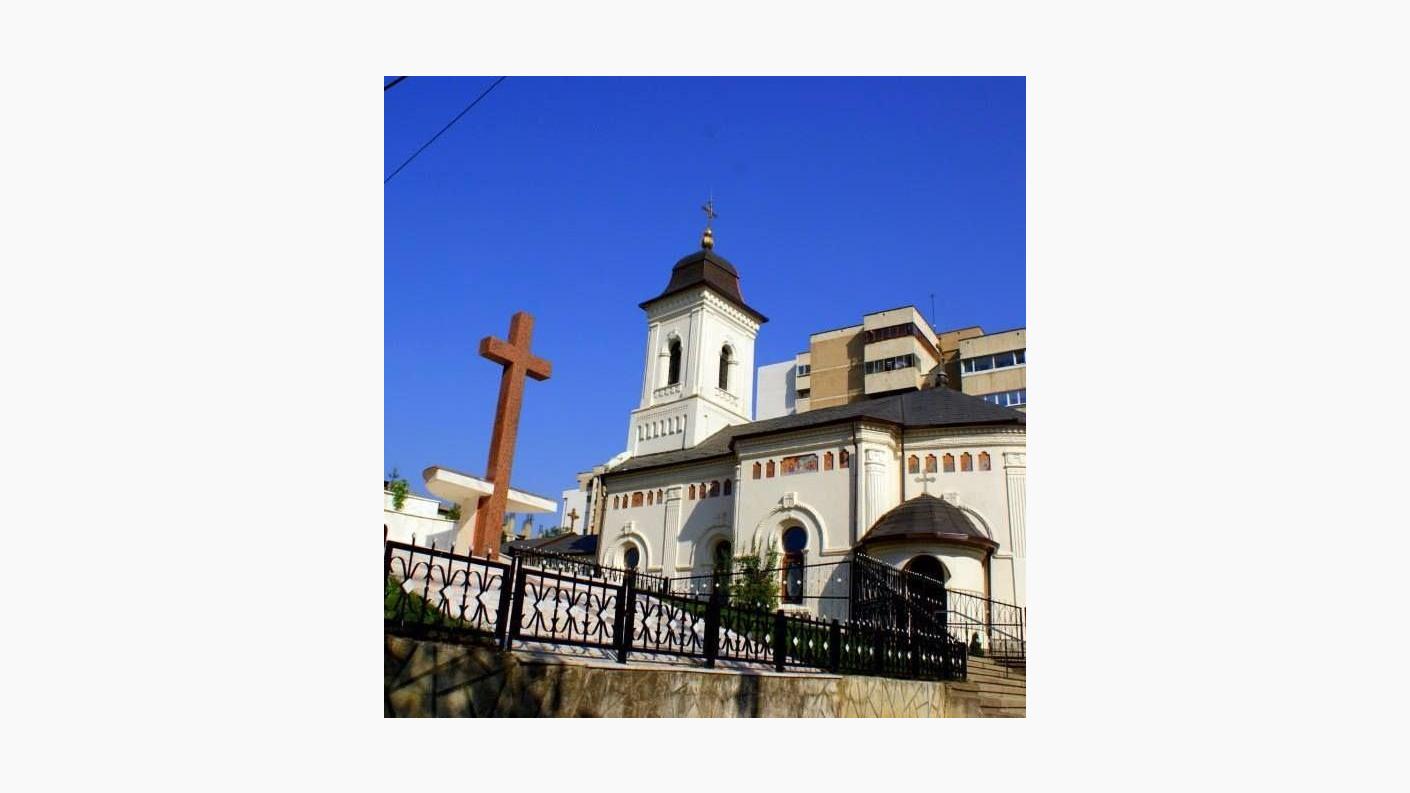 Biserica &quot;Sf. Ioan&quot; din Bacău se află pe str. Oituz, nr. 1, la intersectia cu str. Razboieni