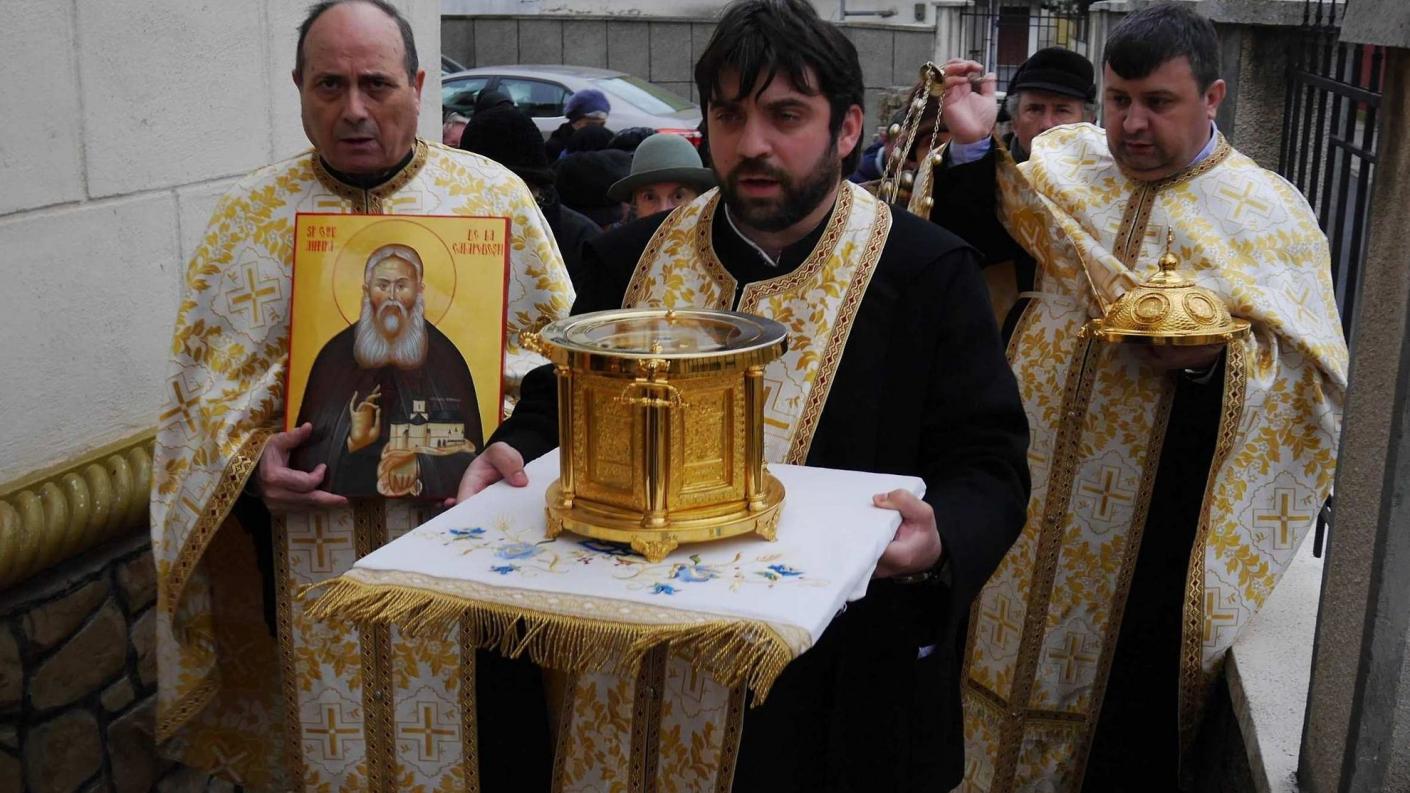 Aducerea moaștelor Sfântului Antipa de la Calapodești la Biserica &quot;Buna Vestire&quot; din Bacău, foto Eugen Grigore [GriKArtos]
