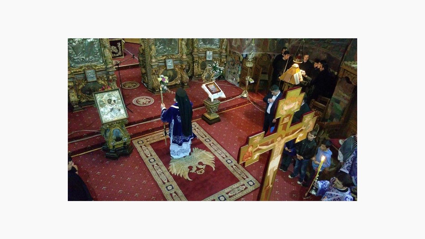 Denia celor 12 Evanghelii la Catedrala Arhiepiscopală din Roman