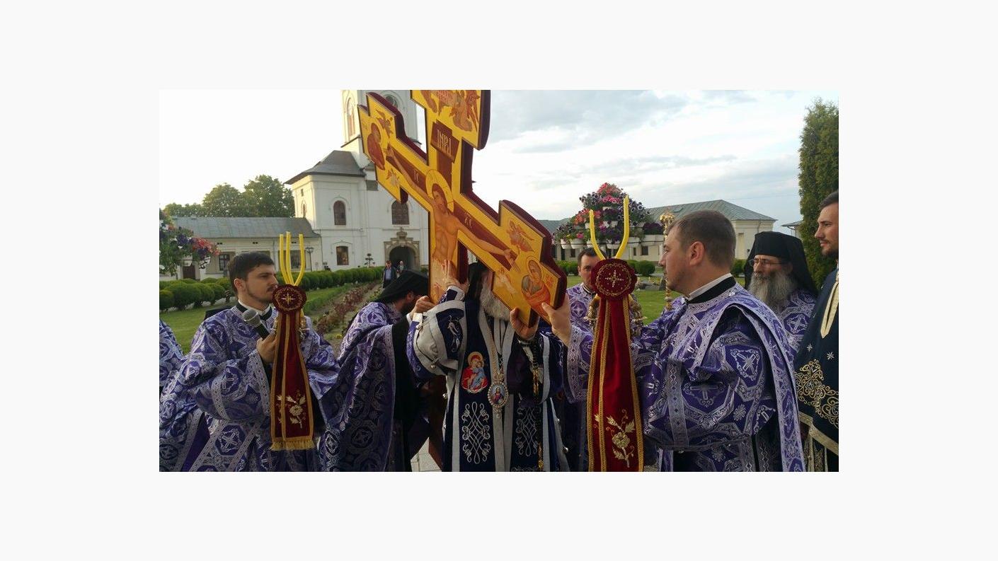 Denia celor 12 Evanghelii la Catedrala Arhiepiscopală din Roman