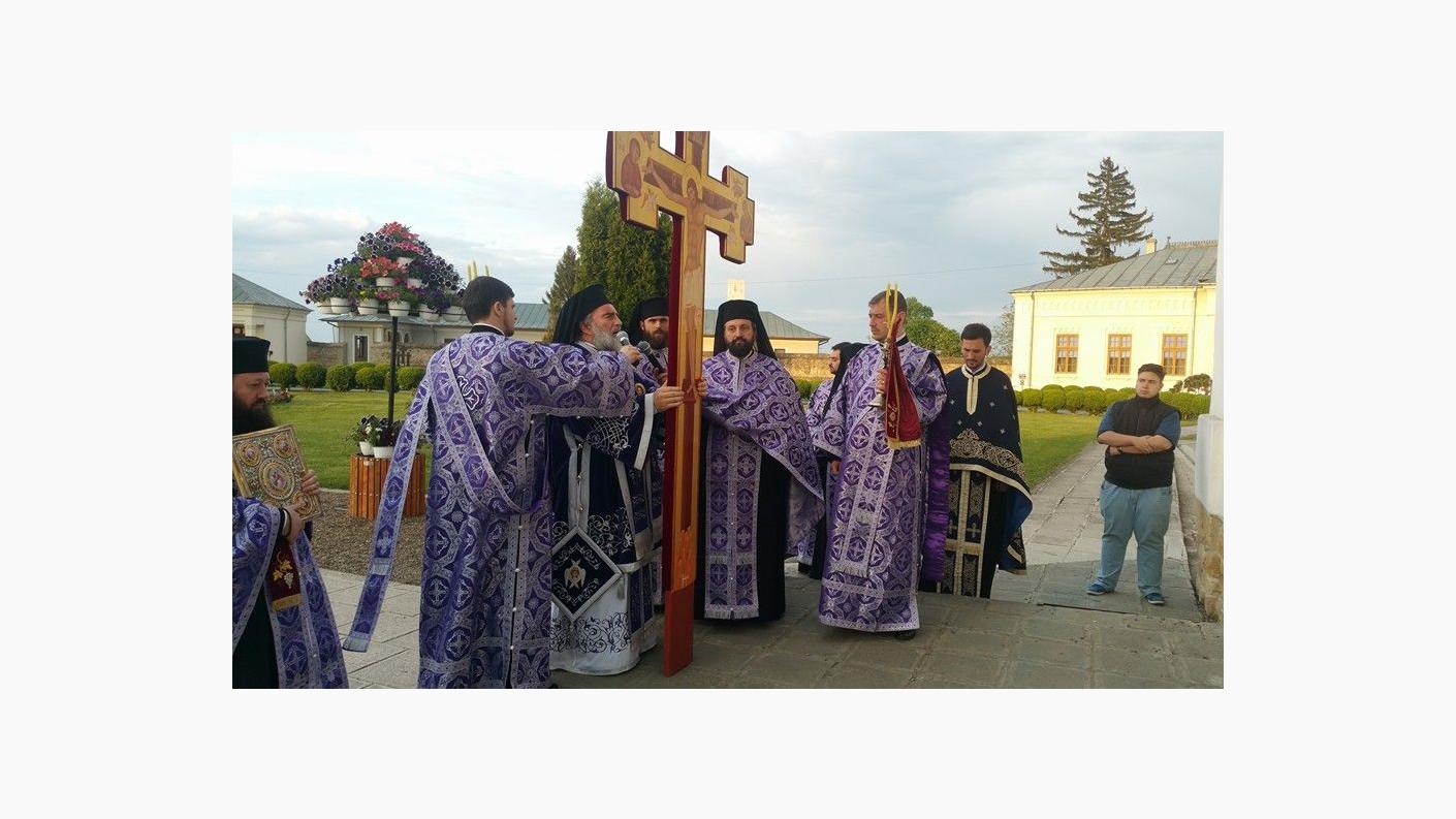 Denia celor 12 Evanghelii la Catedrala Arhiepiscopală din Roman