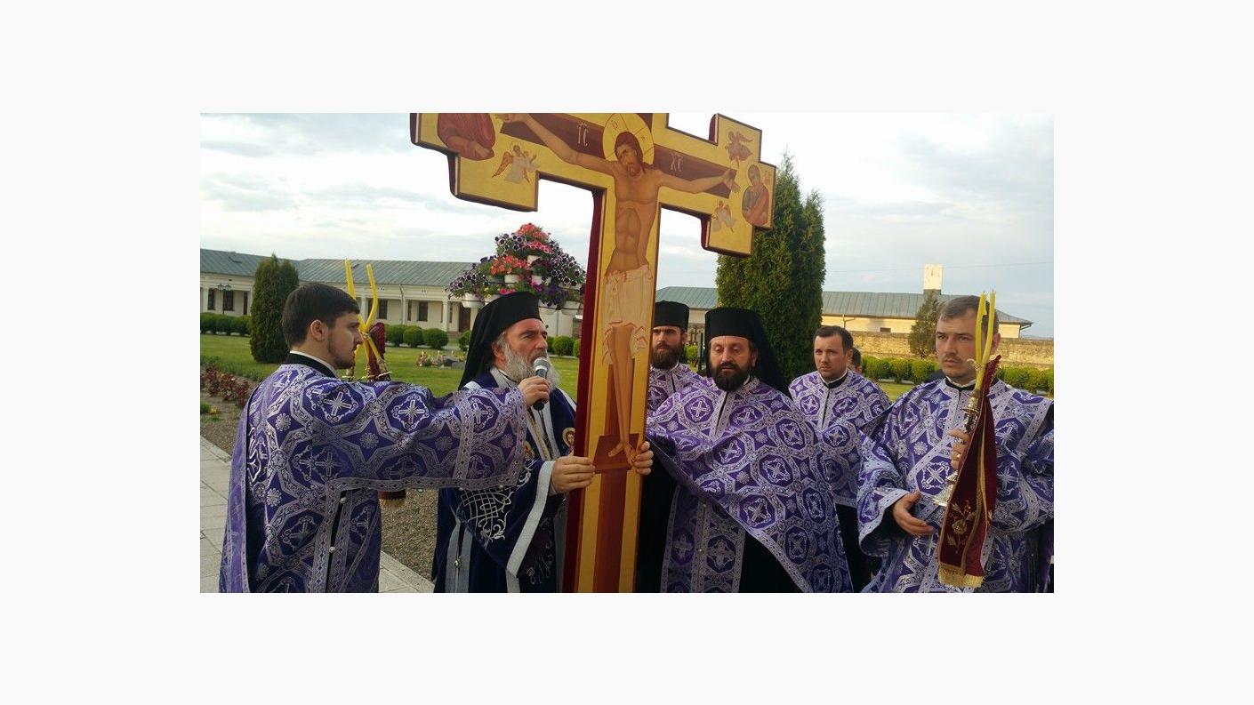Denia celor 12 Evanghelii la Catedrala Arhiepiscopală din Roman