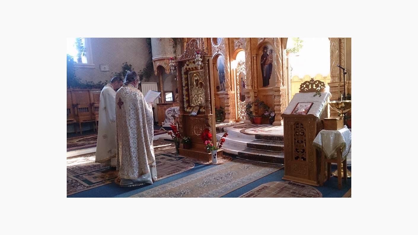 Citirea Acatistului Maicii Domnului Prodromița în Catedrala "Nașterea Maicii Domnului și Sfântul Ierarh Nicolae" din Moinești