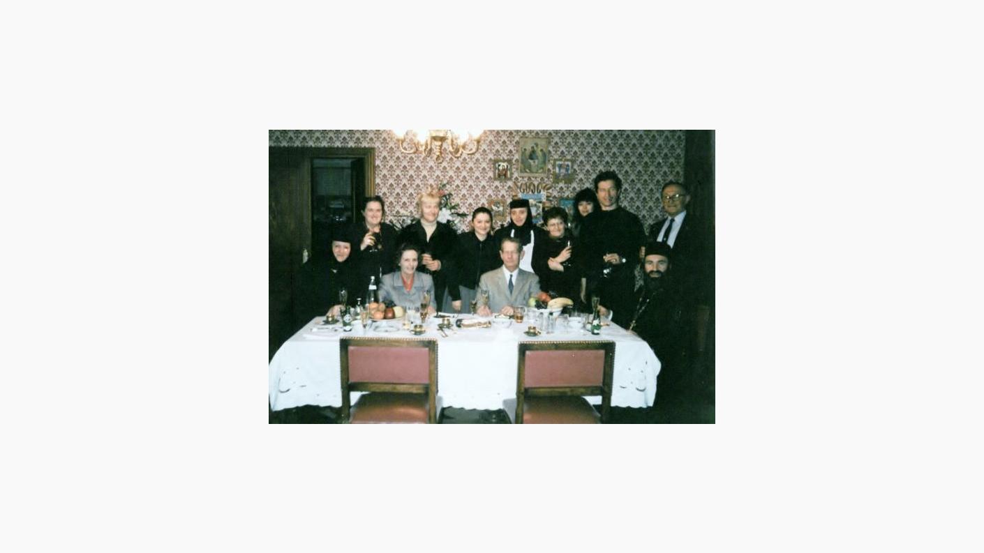 IPS Ioachim alături de Regele Mihai și Regina Ana aflați în vizită la Mănăstirea &quot;Buna-Vestire&quot; de la Rosier, Franța (1998)