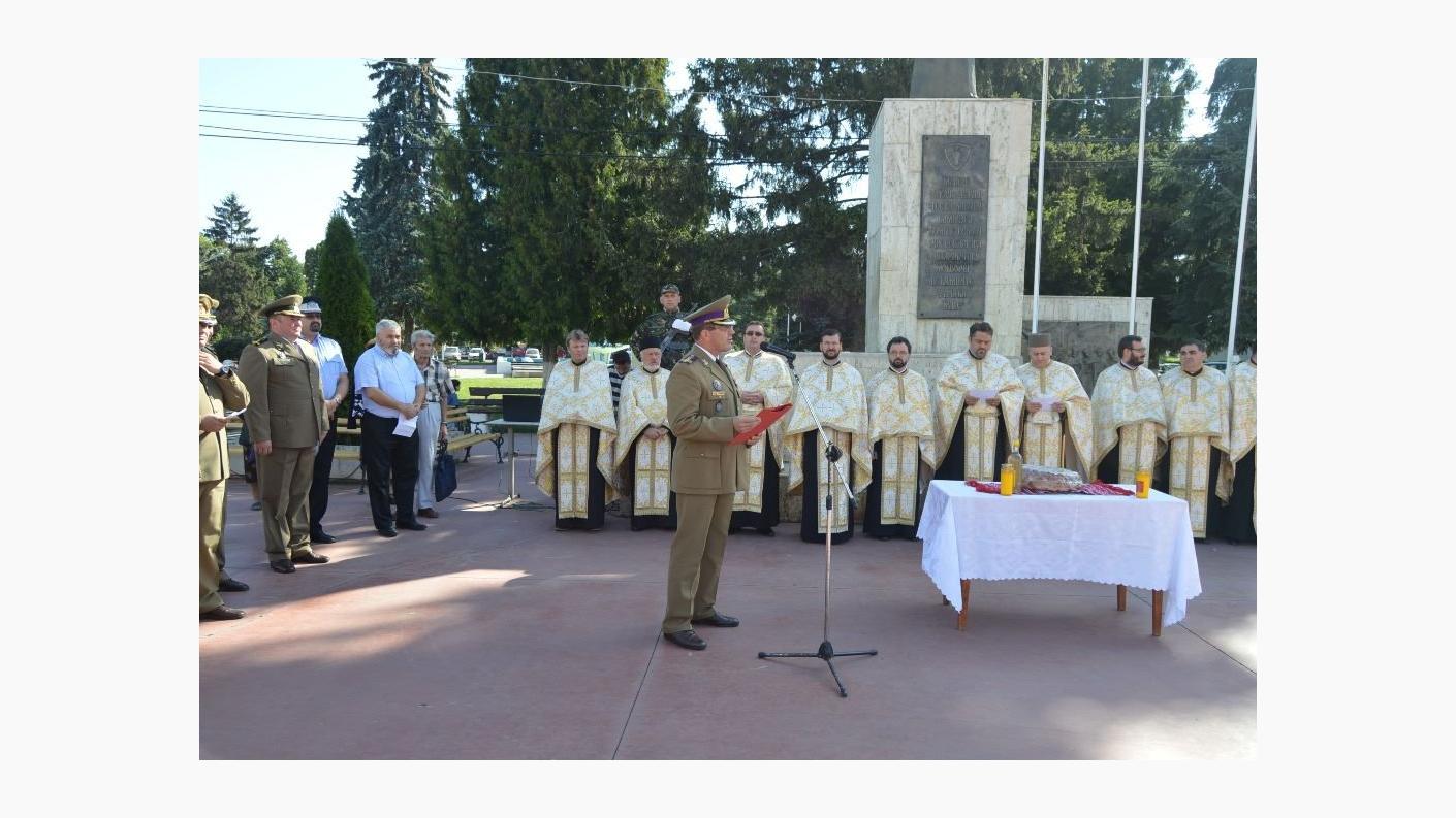 Pomenirea eroilor la Roman