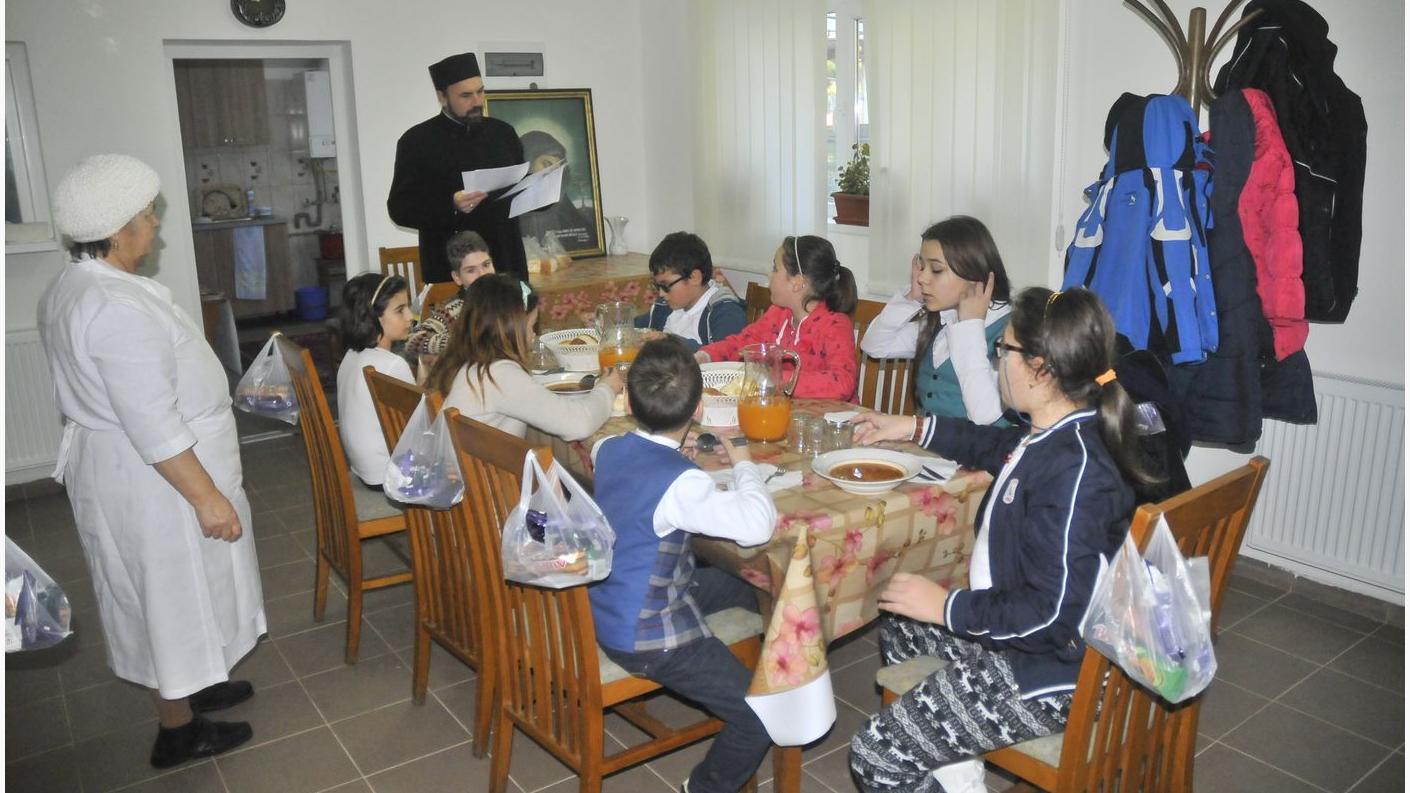 Copiii de la Așezământul &quot;Samarineanul Milostiv&quot; au primit daruri de Sfântul Nicolae