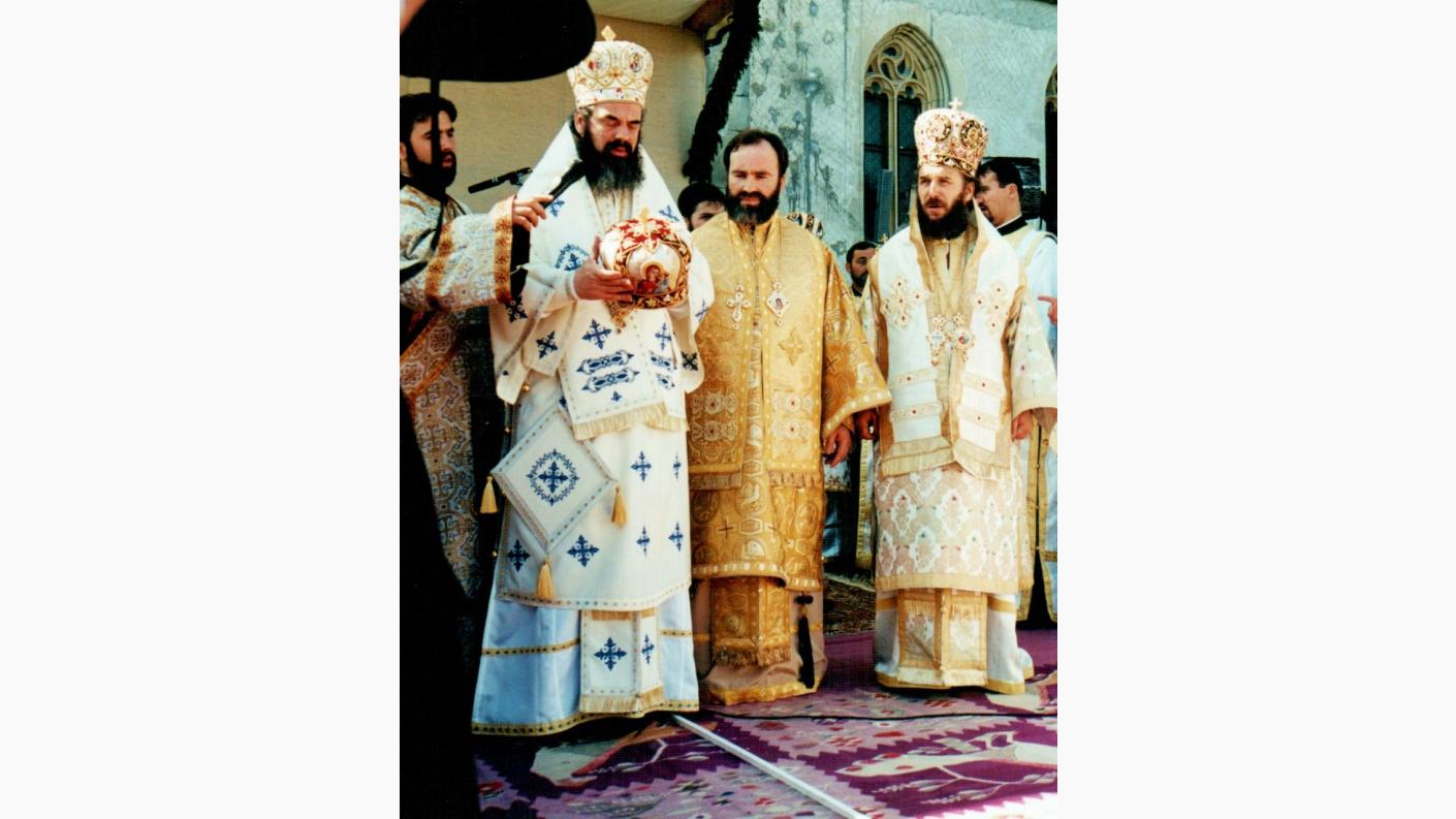 1 mai 2000, slujba hirotoniei întru arhiereu a IPS Părinte Arhiepiscop Ioachim a fost oficiată de PF Părinte Patriarh Daniel, pe atunci Mitropolitul Moldovei și Bucovinei