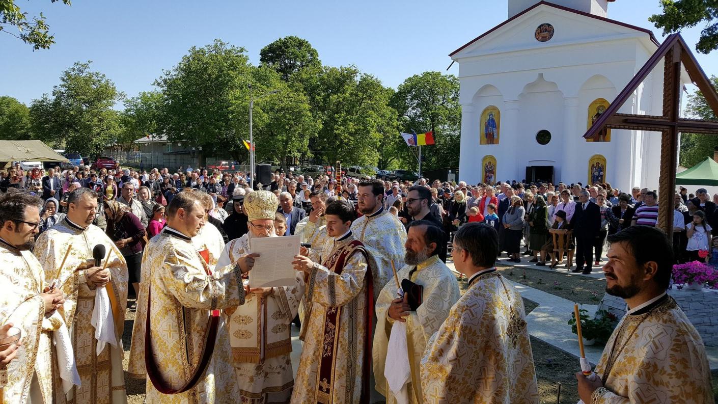 ResfinÈ›irea Bisericii Sfanta Treime Din Parohia GÄƒiceana Arhiepiscopia Romanului Si Bacaului