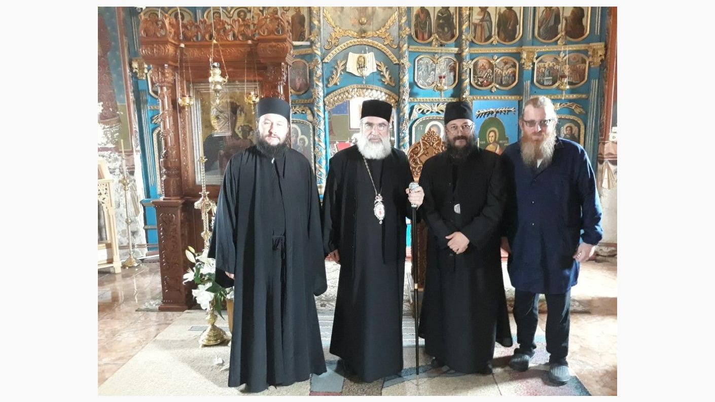 În biserica veche din Calapodești, unde a fost botezat Sfântul Antipa