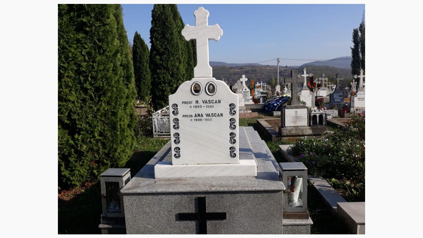 Mormântul preotului Nicolae Vascan, din Cimitirul Parohiei Nănești