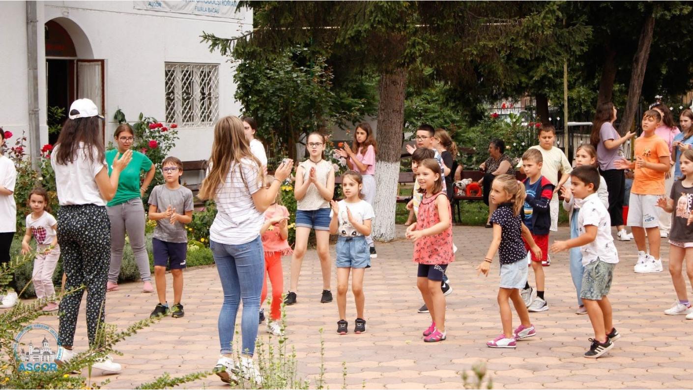 Programul eparhial social-educațional „Luna copilăriei” în Eparhia Romanului și Bacăului