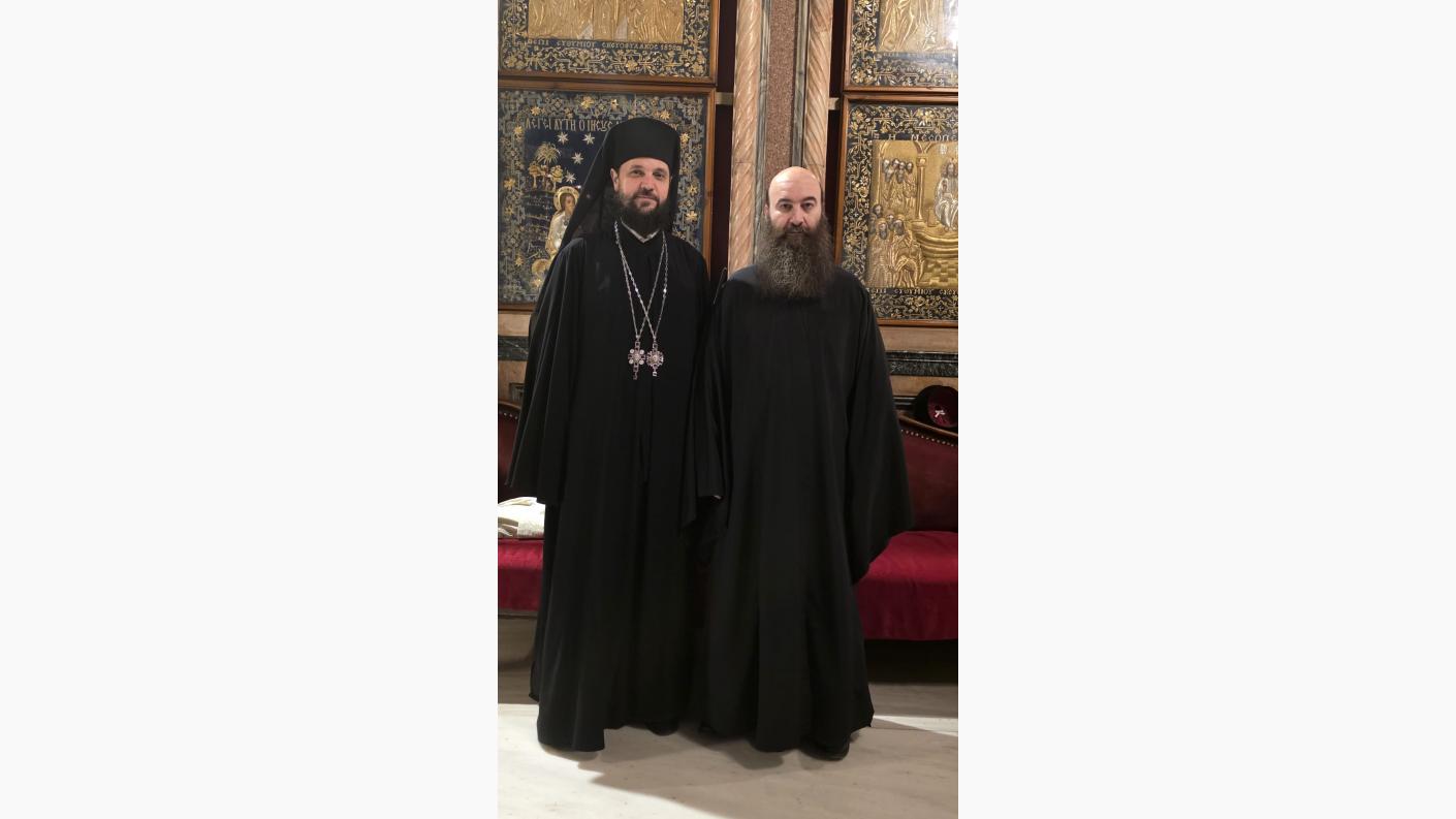 PS Părinte Teofil Trotușanul împreună cu Starețul și IPS Părinte Isidor, Schevofilaxul Sfântului Mormânt