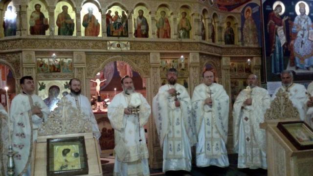 Comuniune și rugăciune la Catedrala "Înălțarea Domnului ...