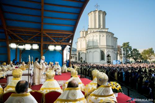IPS Arhiepiscop Ioachim, la hramul Catedralei Patriarhale, Sf. Dimitrie cel Nou, Ocrotitorul Bucureștilor