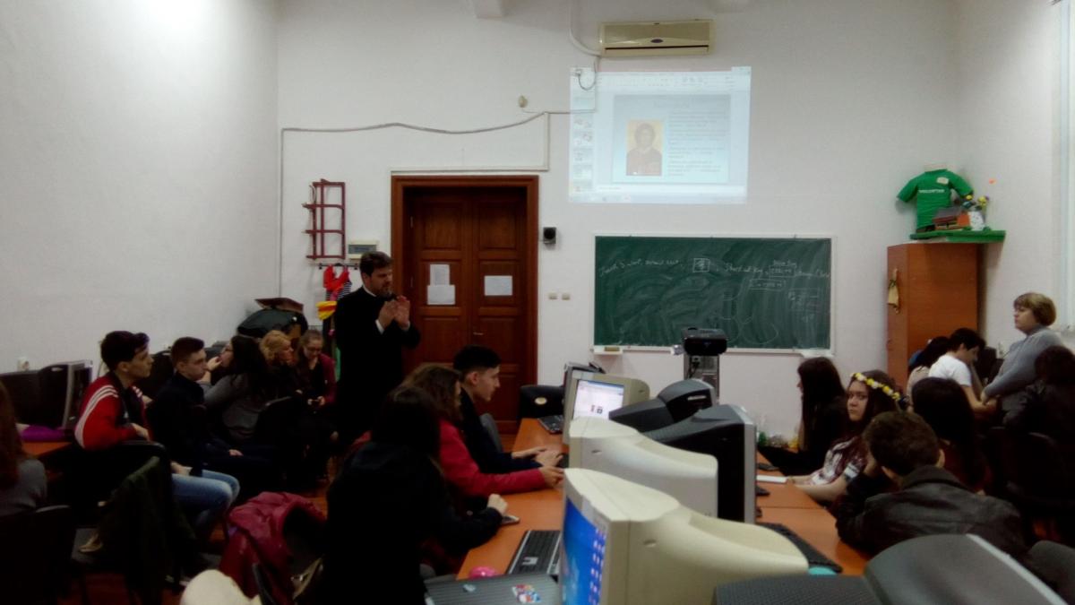 Convorbiri Cu Tinerii La Colegiul Național Vasile Alecsandri Bacău Arhiepiscopia Romanului Si Bacaului