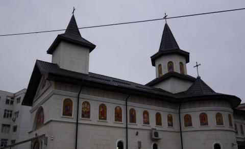 Biserica "Buna Vestire" Bacău, foto Eugen Grigore [GriKArtos]